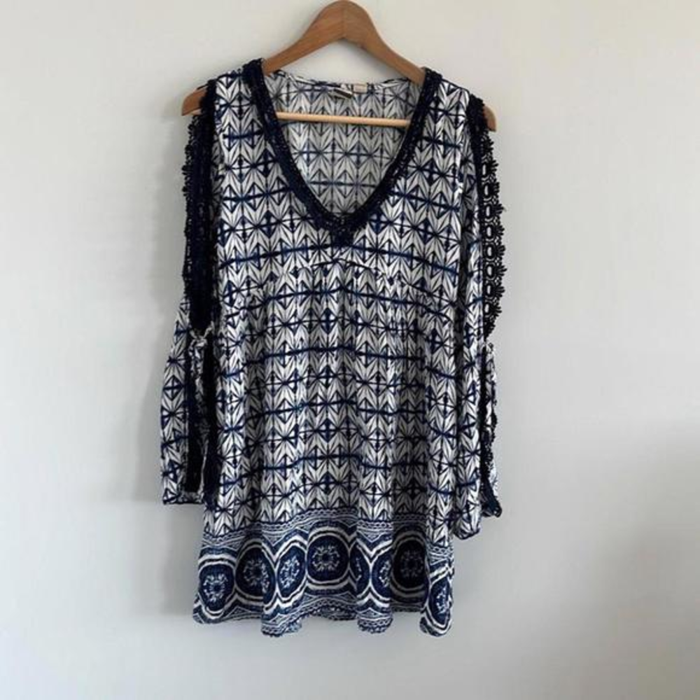 Roxy blue eyelet dress open‎ bell sleeves